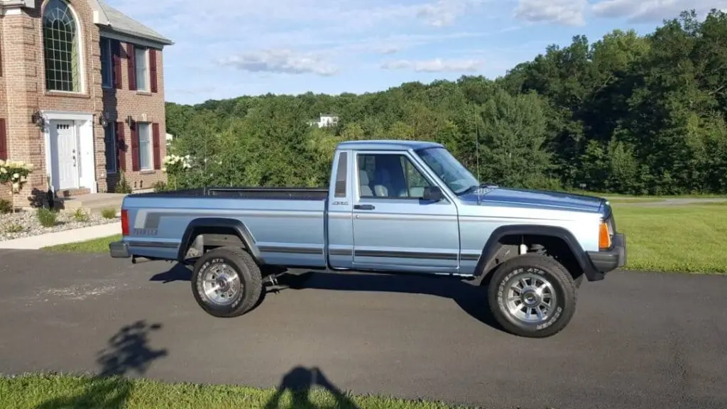 Jeep Comanche (MJ)