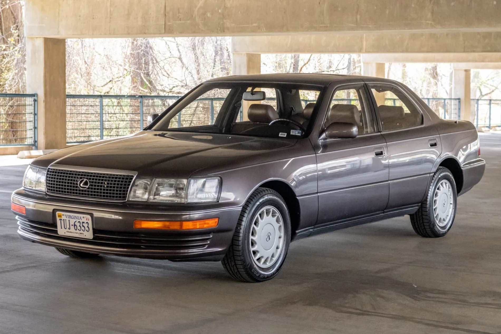 Lexus LS 4001