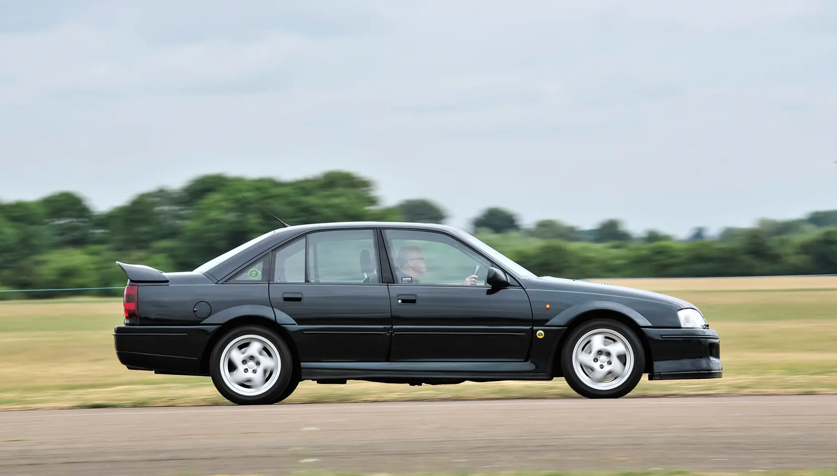 Lotus Carlton (1990)