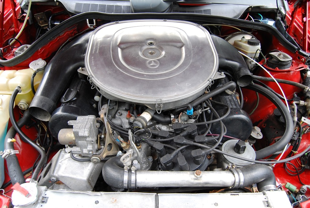 Mercedes Benz M117 V8