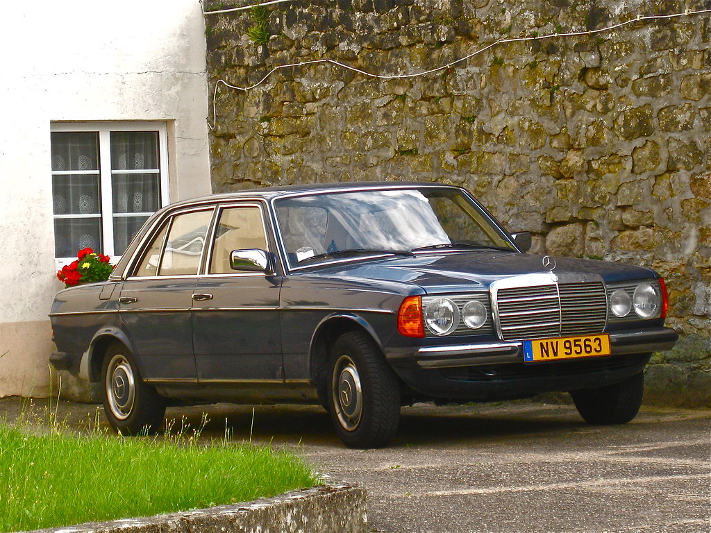 Mercedes Benz W123 (1976–1986) 1