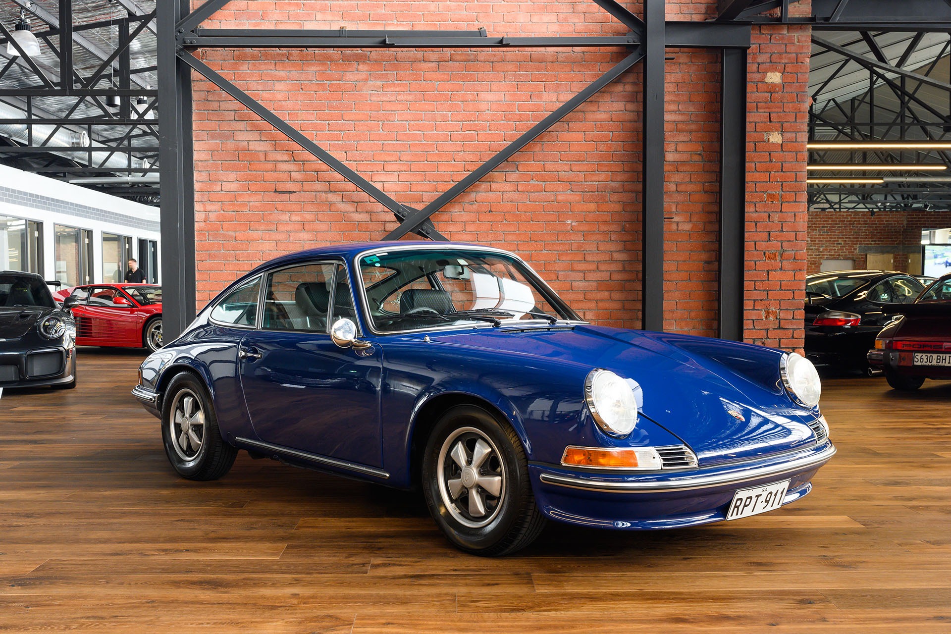Porsche 911 (Classic 1970s Models)