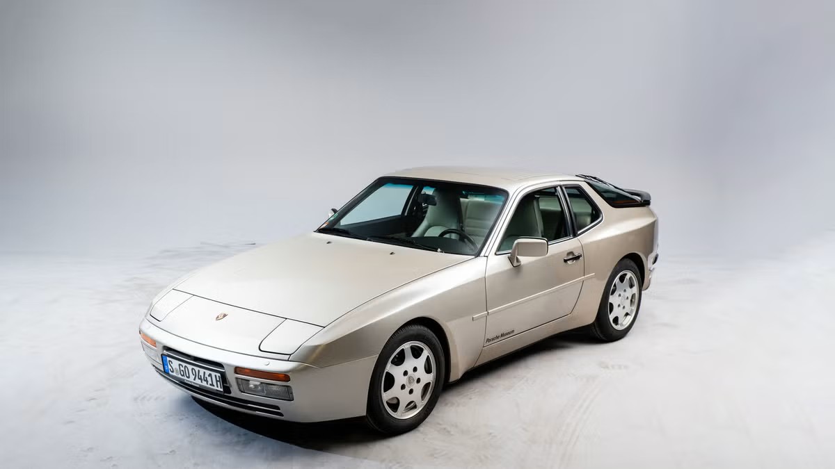 Porsche 944 Turbo (1985 1991) Porsche 944 Turbo (1985 1991)