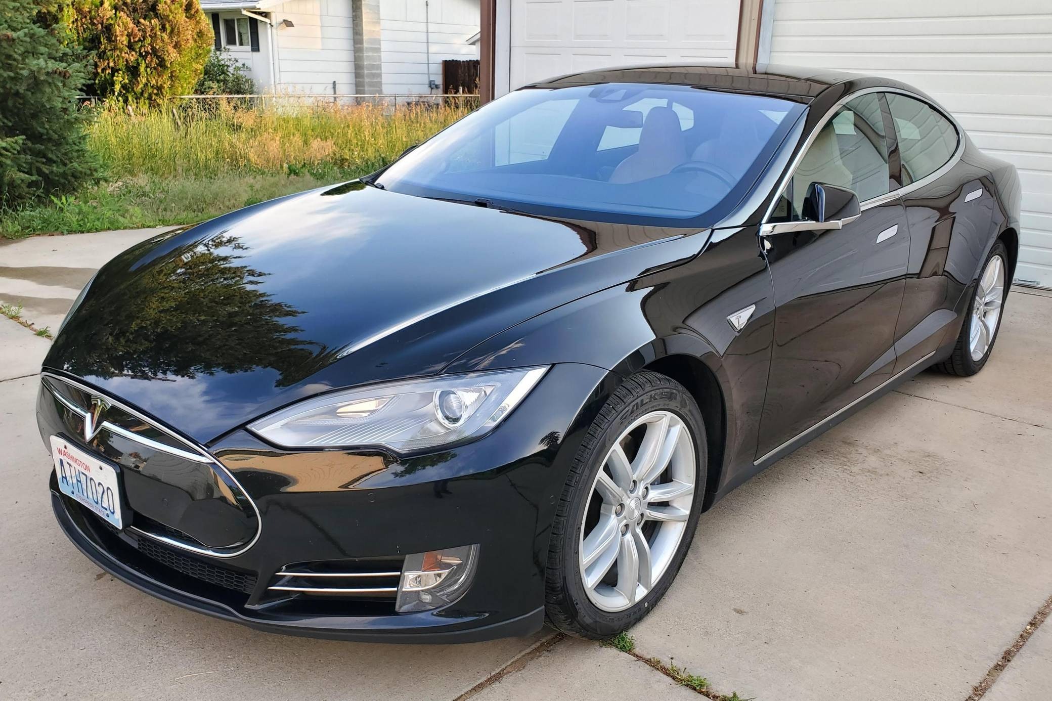 Tesla Model S 85