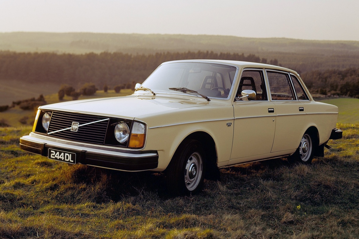 Volvo 240 (1974–1993)