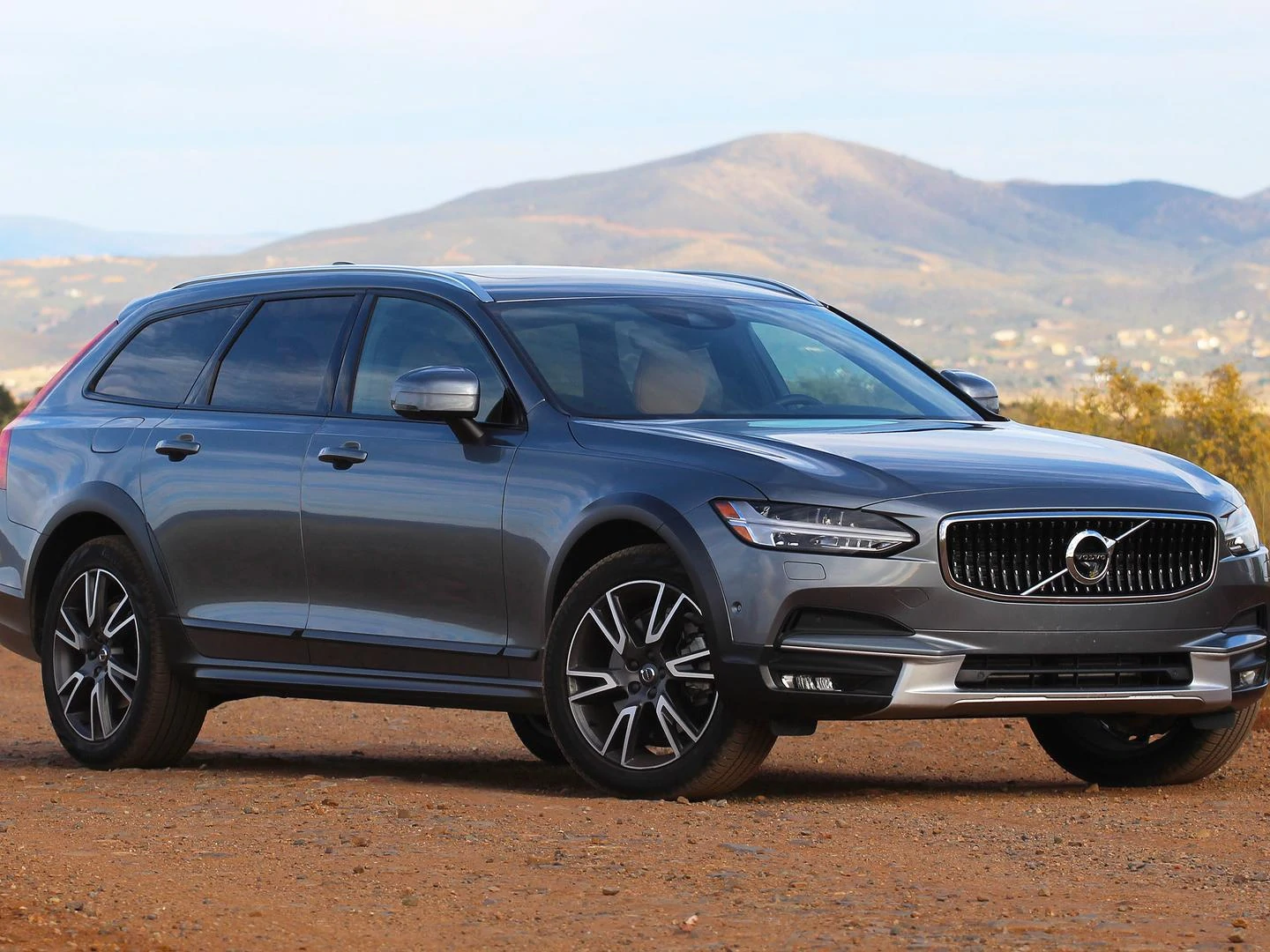 Volvo V90 Cross Country Volvo V90 Cross Country