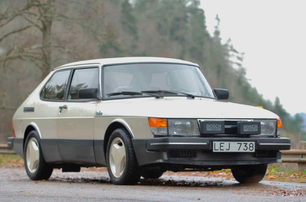 Screenshot 1986 Saab 900 Turbo