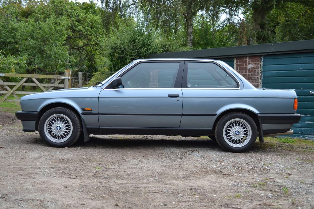 1988 BMW 325i (E30) 1988 BMW 325i (E30)