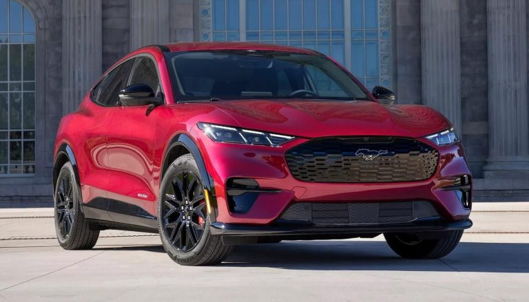 2025 Ford Mustang Mach E