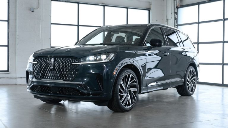 2025 Lincoln Aviator2