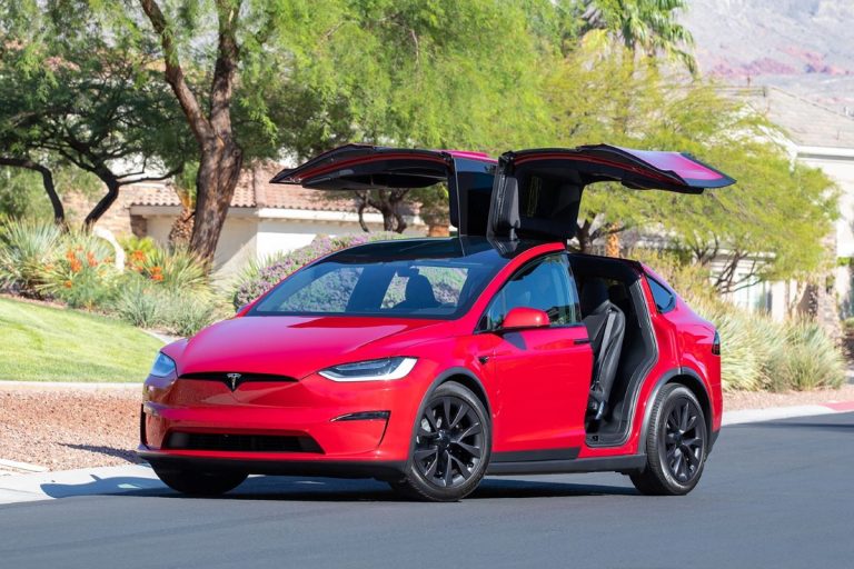 2025 Tesla Model X Plaid