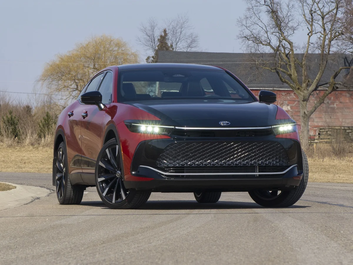 2025 Toyota Crown Hybrid
