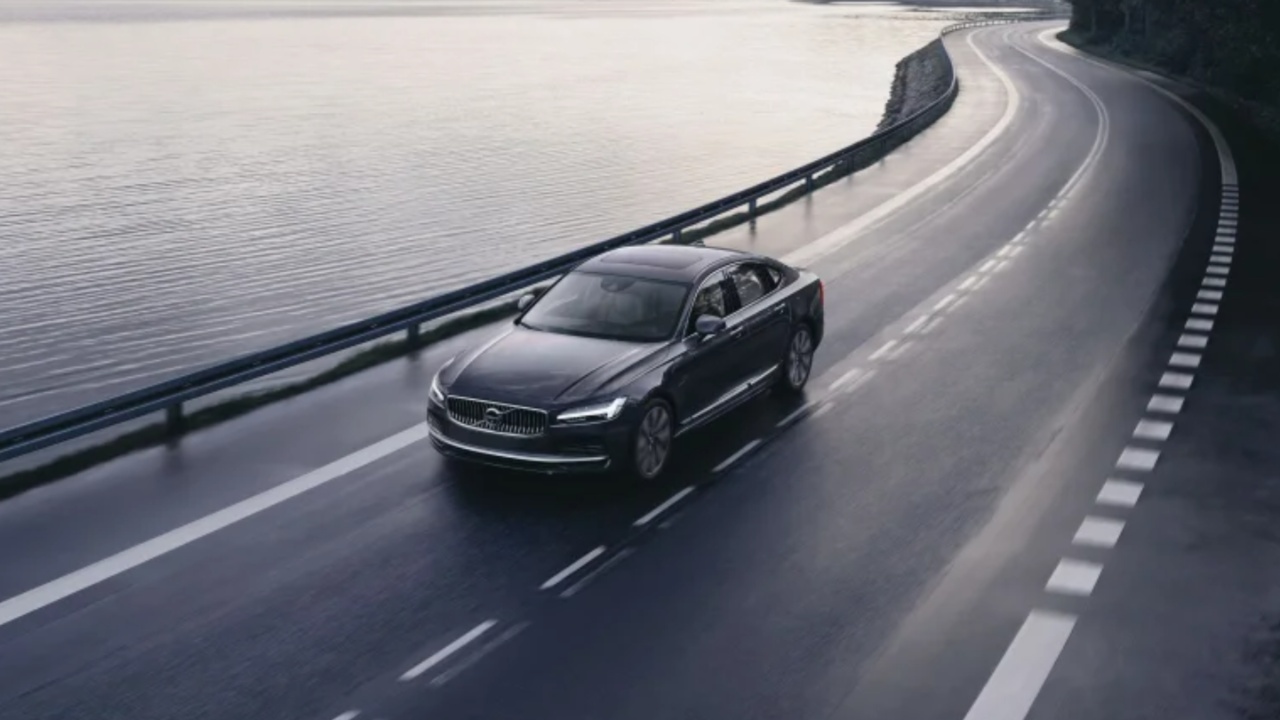2025 Volvo S90
