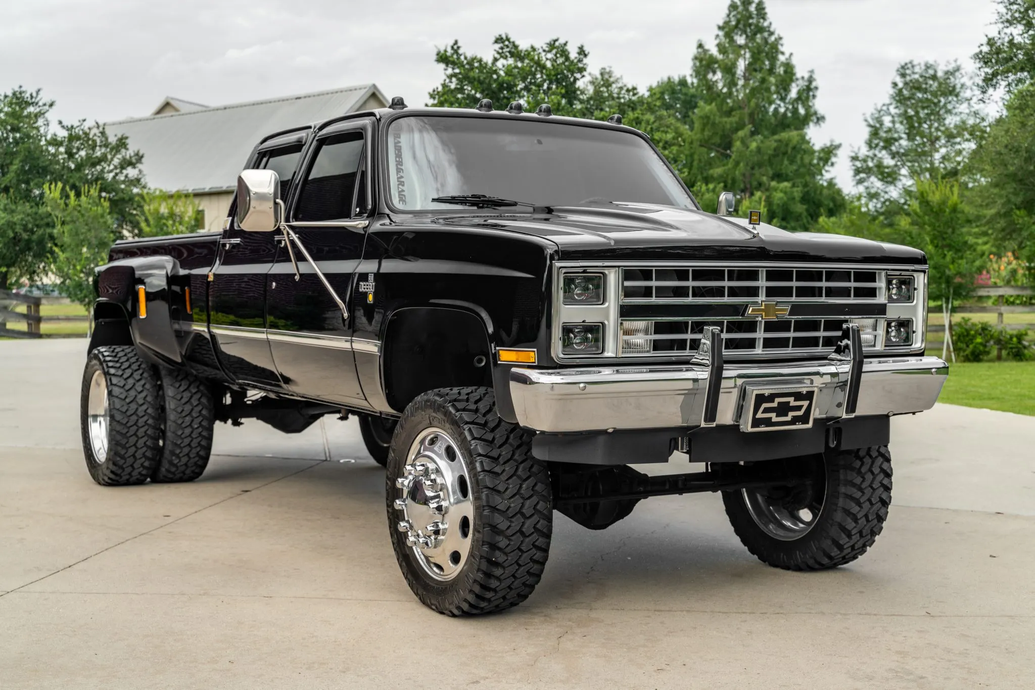 Chevrolet K30 Suburban