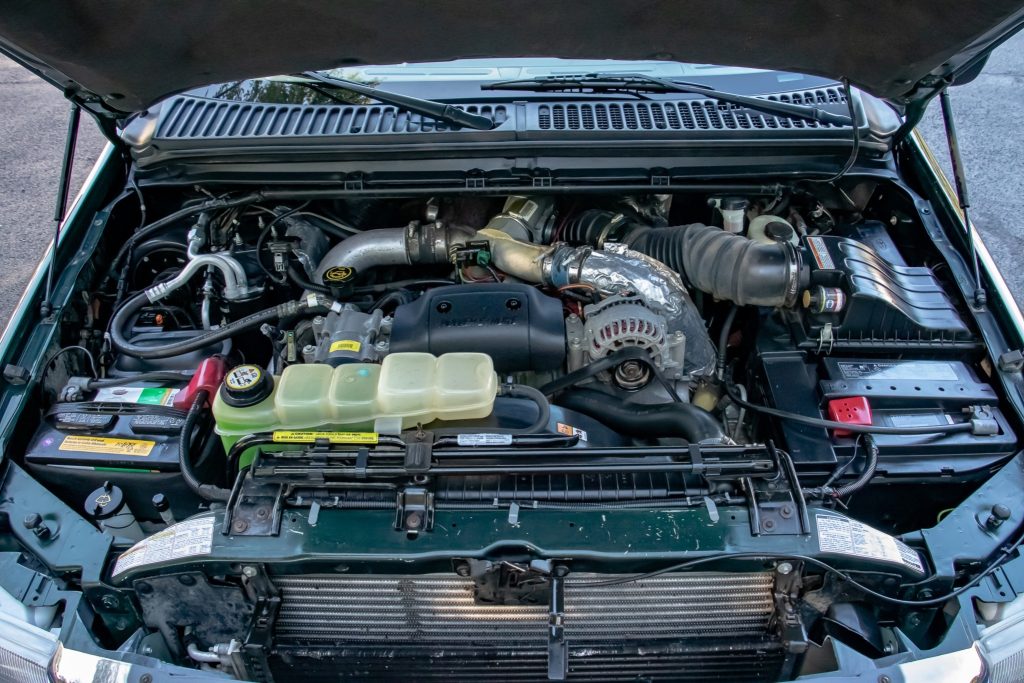 Ford 300 Inline Six (4.9L)1