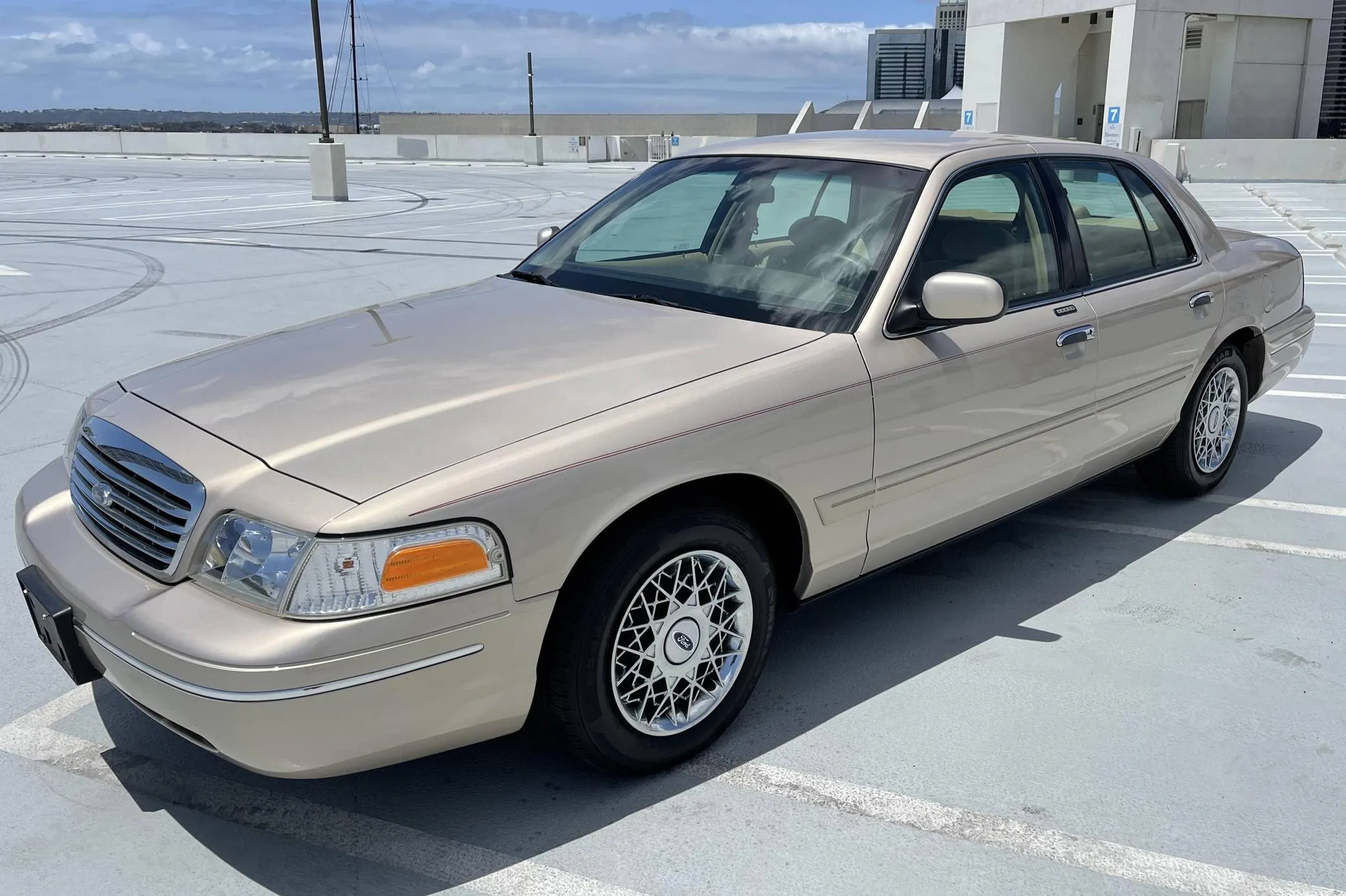 Ford Crown Victoria LX