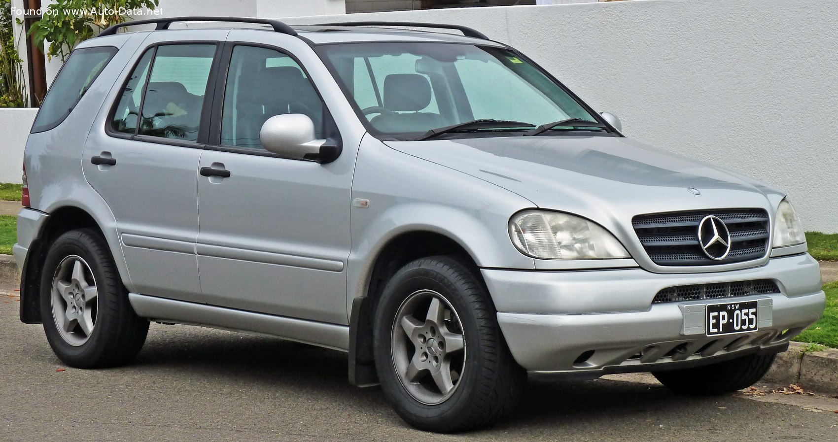 Mercedes Benz ML320 (W163)