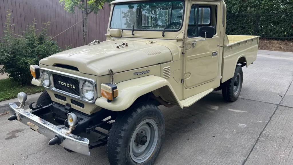 Toyota Land Cruiser Pickup (1970s–1980s) Toyota Land Cruiser Pickup (1970s–1980s)