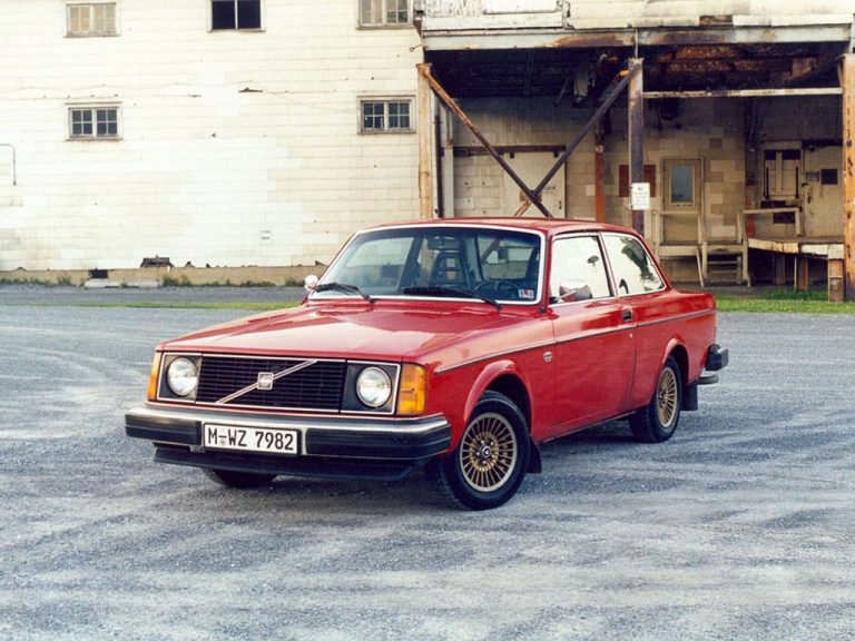 Volvo 240 (1974)