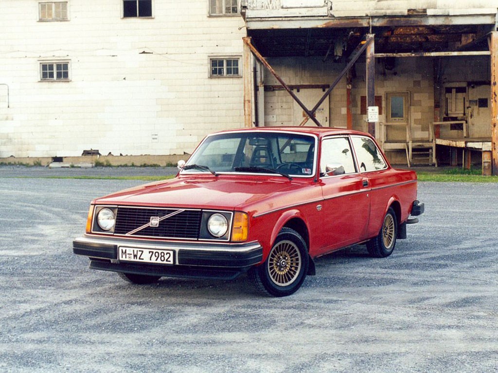 Volvo 240 (1974)