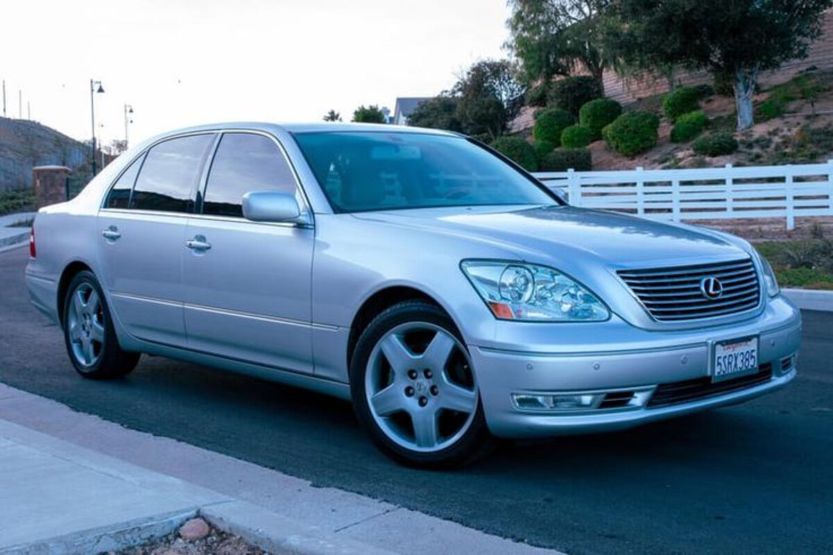 2000–2006 Lexus LS 430