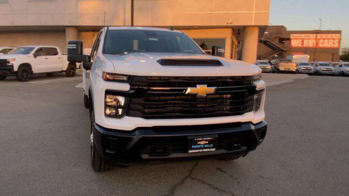 Chevrolet Silverado (Lower Trims)