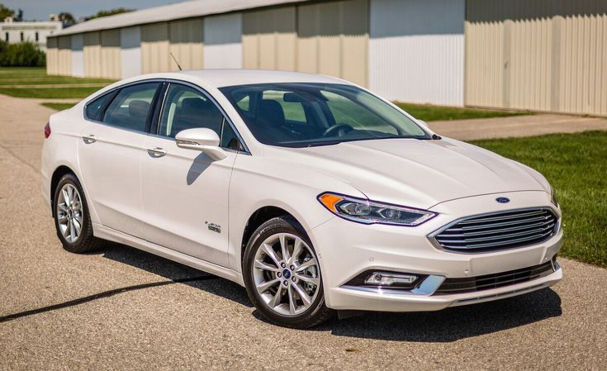 Ford Fusion Hybrid – Comfortable and Reliable