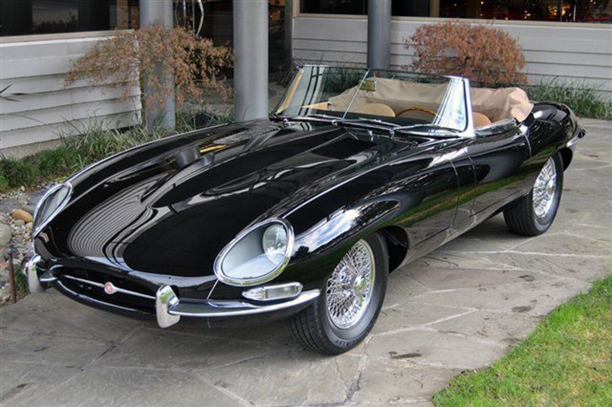 Jaguar E Type (1961–1975) Jaguar E Type (1961–1975)