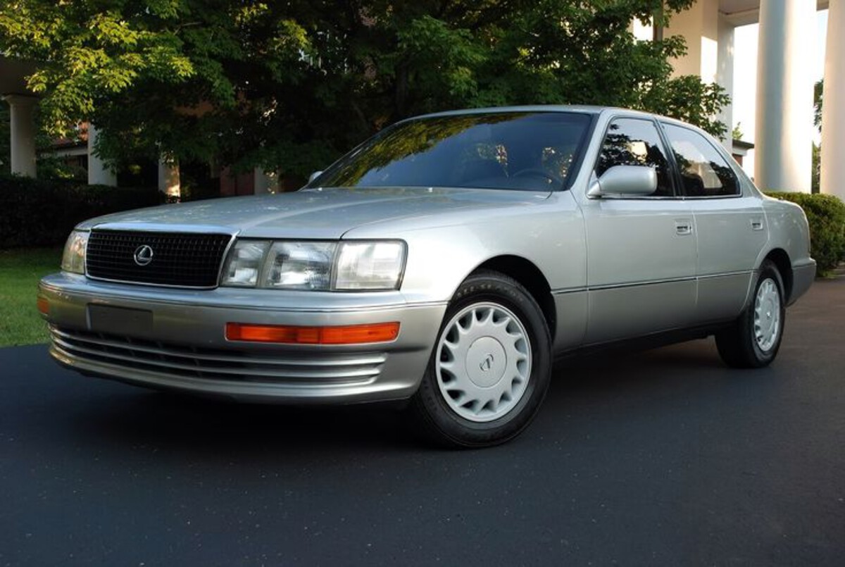 Lexus LS400 (1990–2000)
