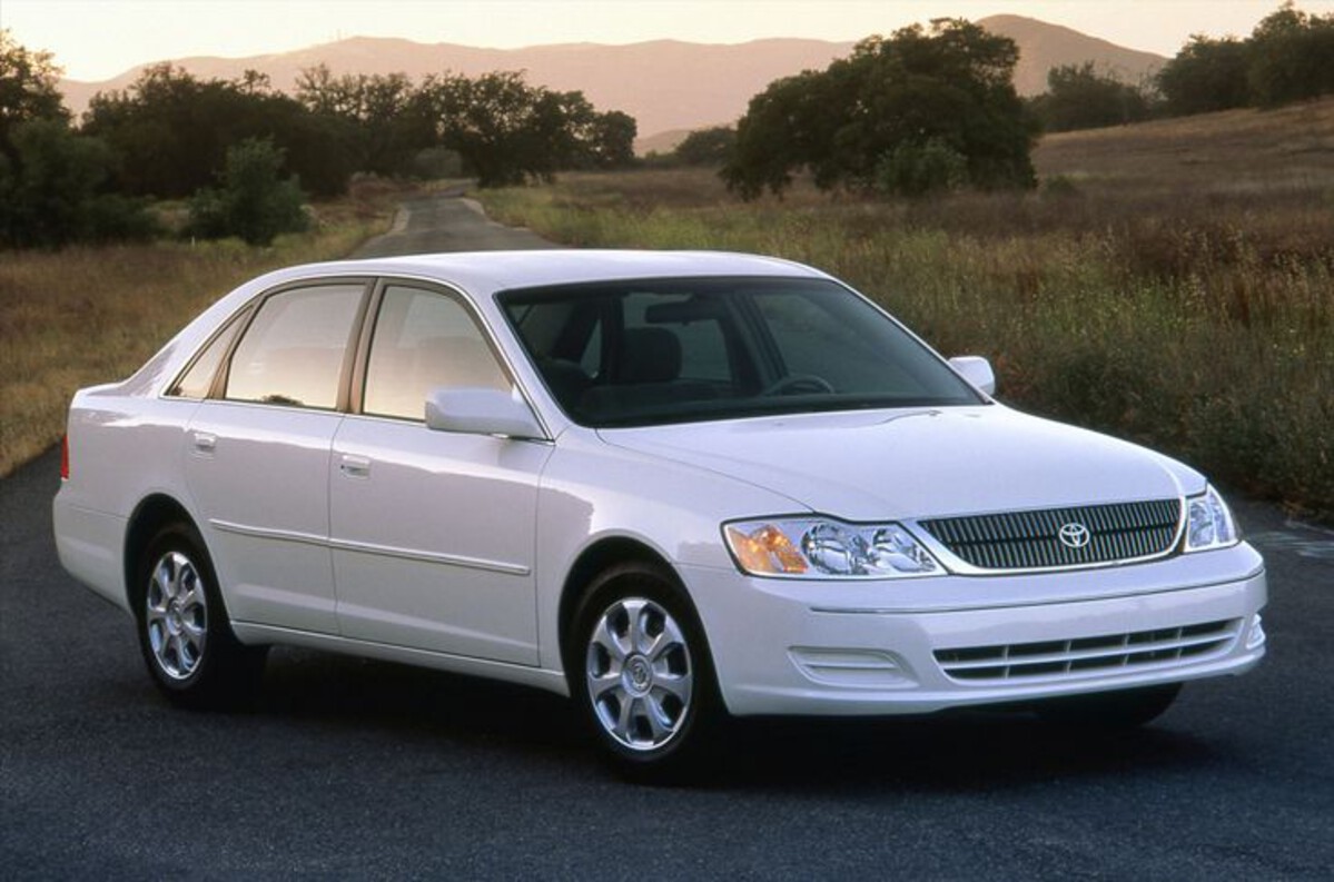 Toyota Avalon (2000–2018)