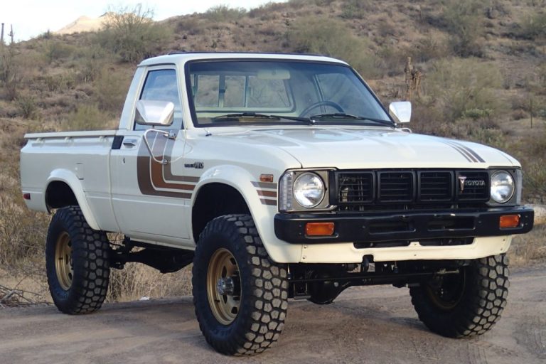 1983 Toyota Pickup 2