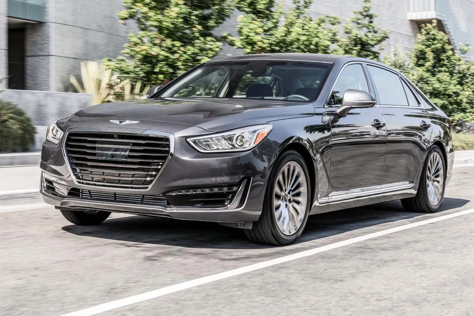 2017 Genesis G90