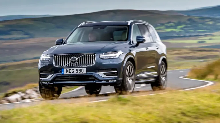 2022 Volvo XC90 2