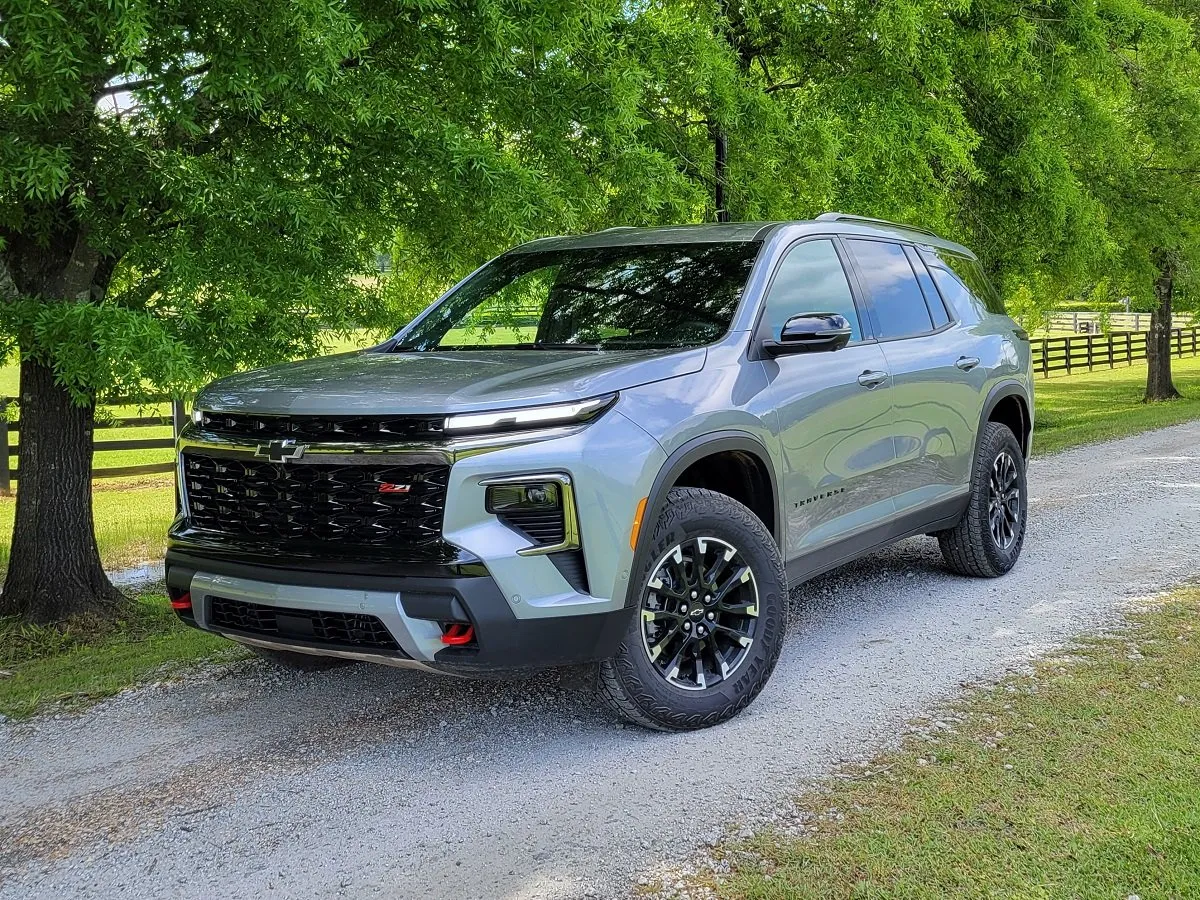 2024 Chevrolet Traverse LS