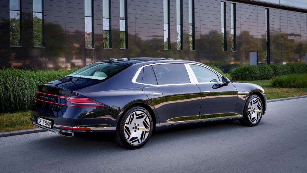 2024 Genesis G90