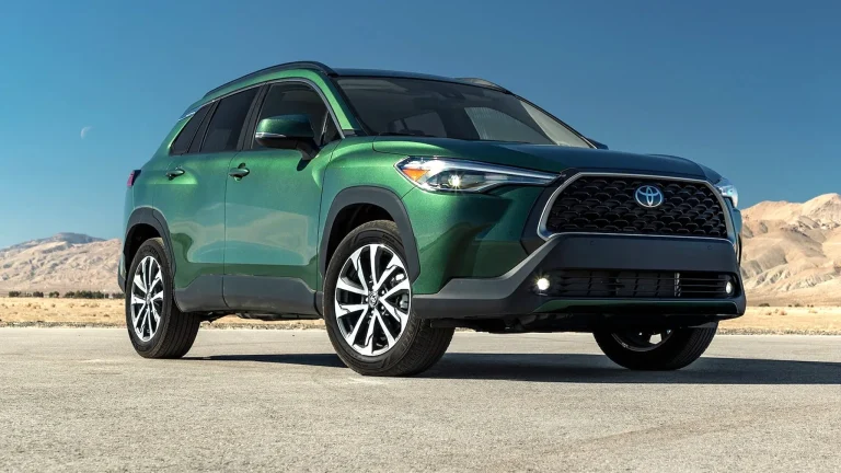 2024 Toyota Corolla Cross XLE
