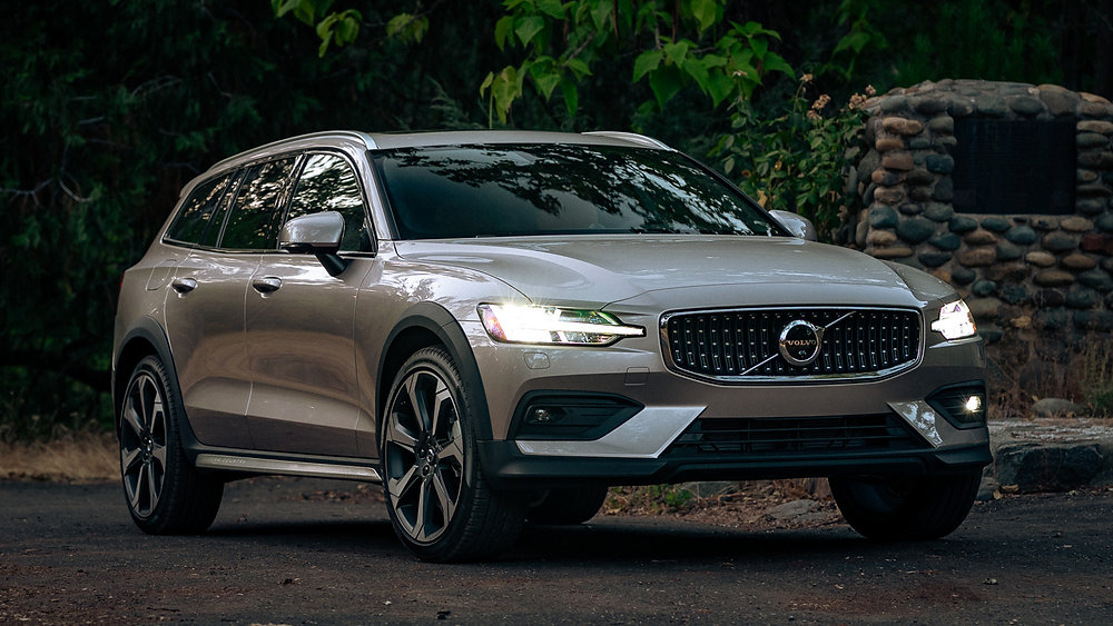 2025 Volvo V60