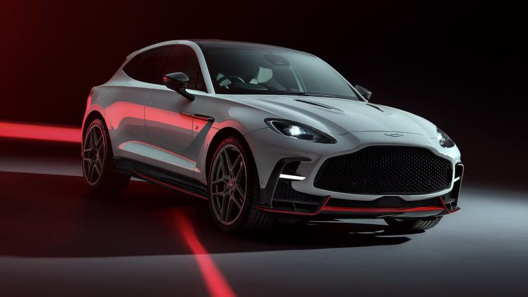 Aston Martin DBX S