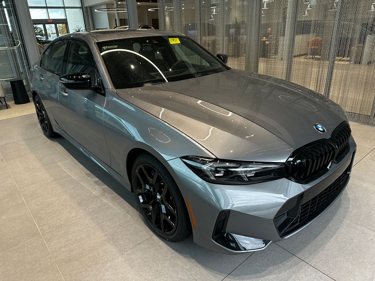 BMW 3 Series 330i (2.0T)