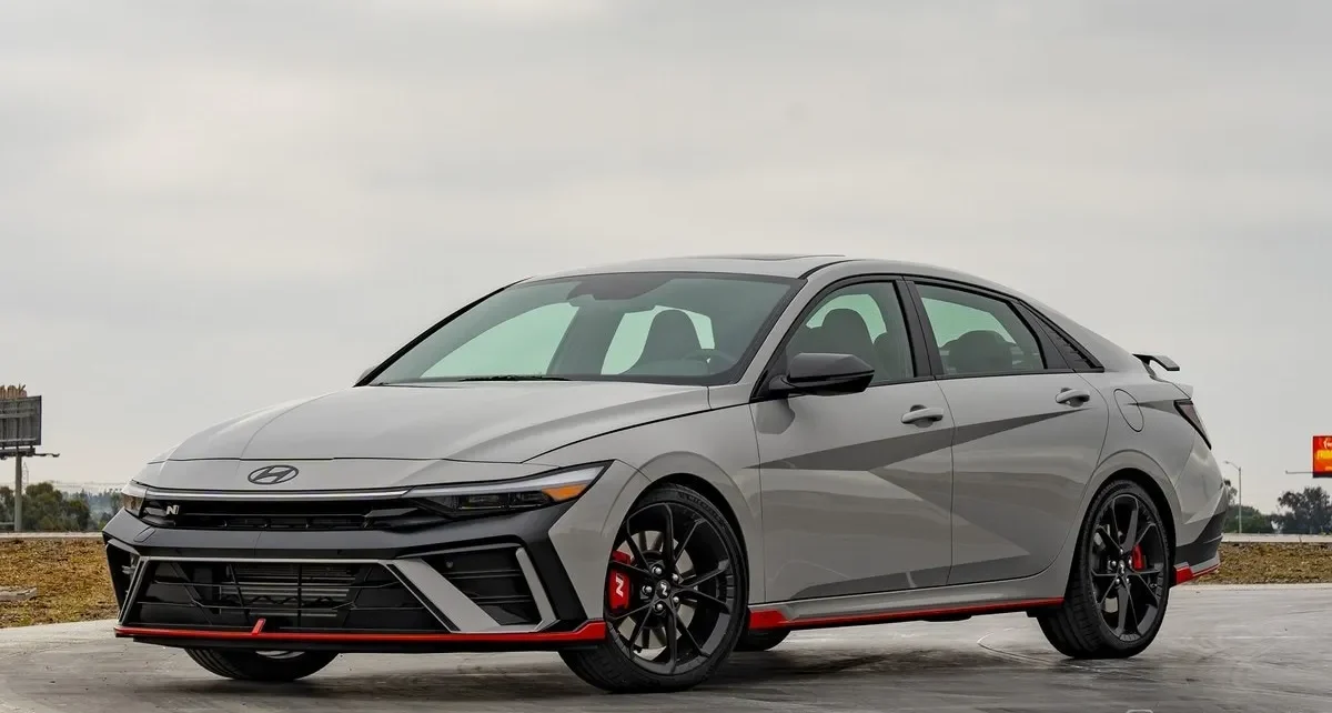 Hyundai Elantra 1.6L Hyundai Elantra 1.6L