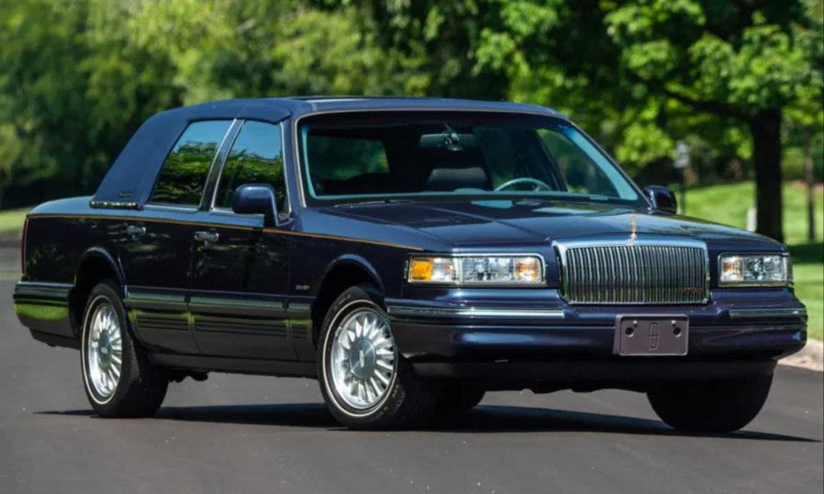Lincoln Town Car