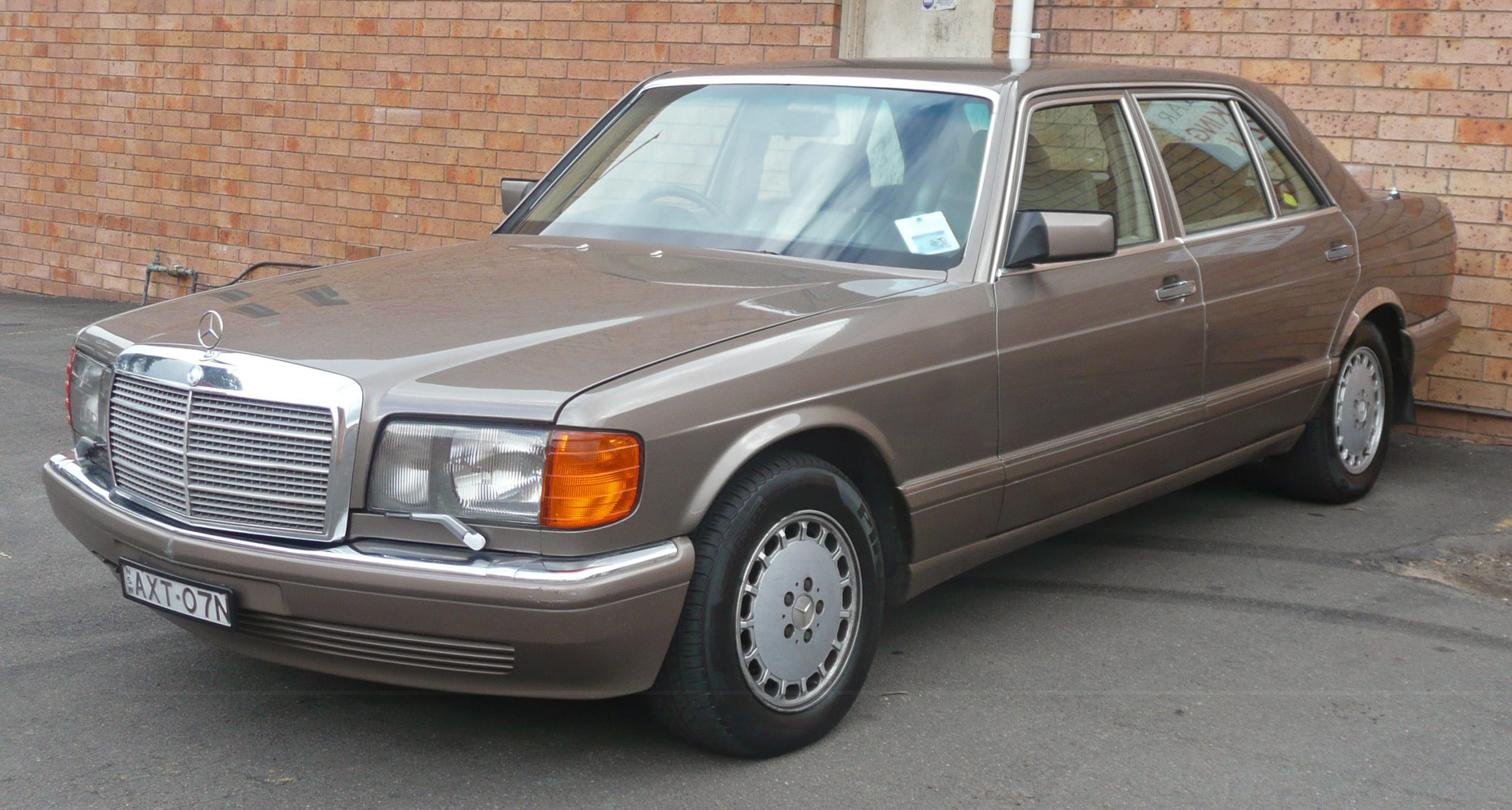 Mercedes-Benz W126 S-Class