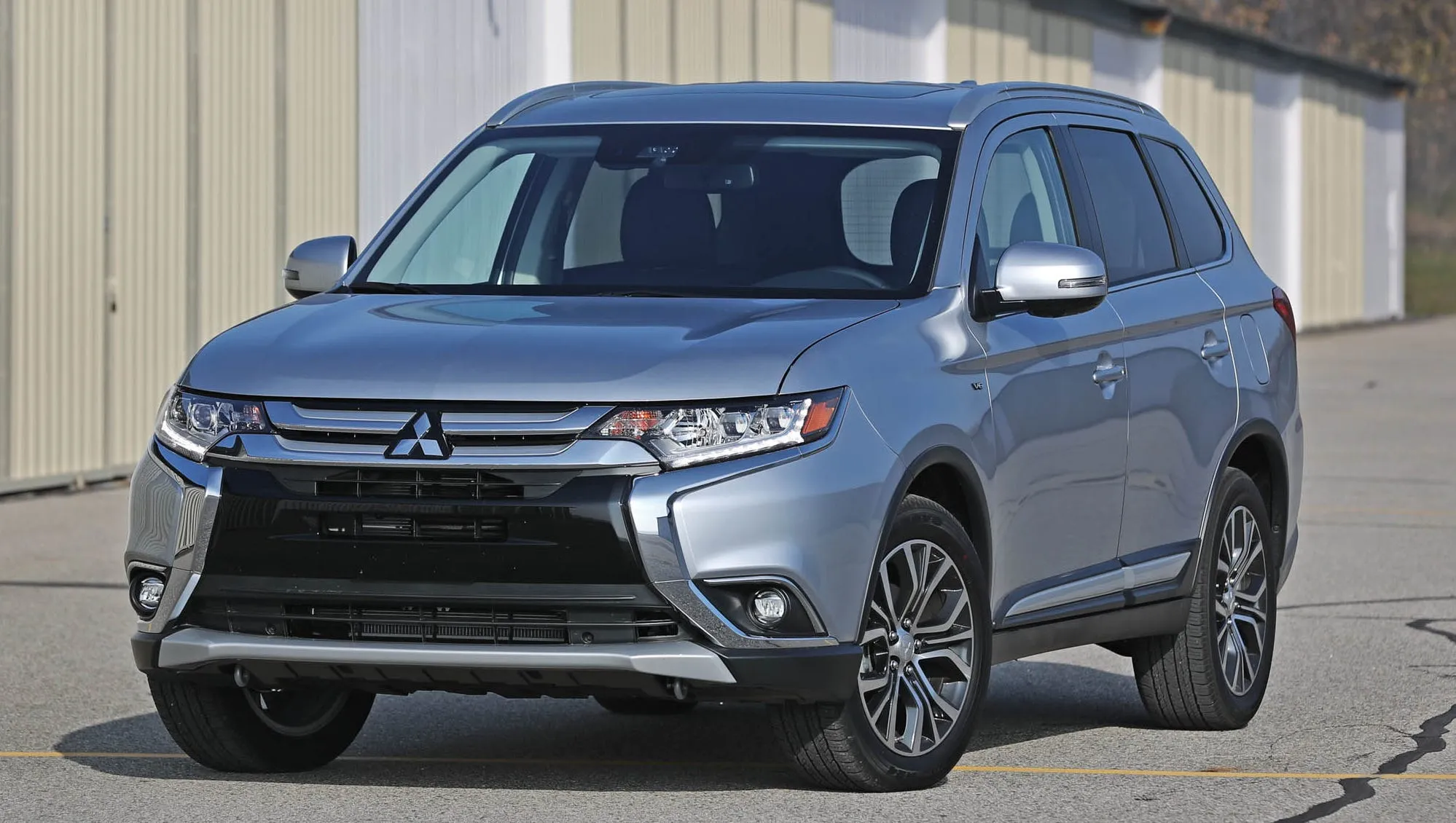 Mitsubishi Outlander ES