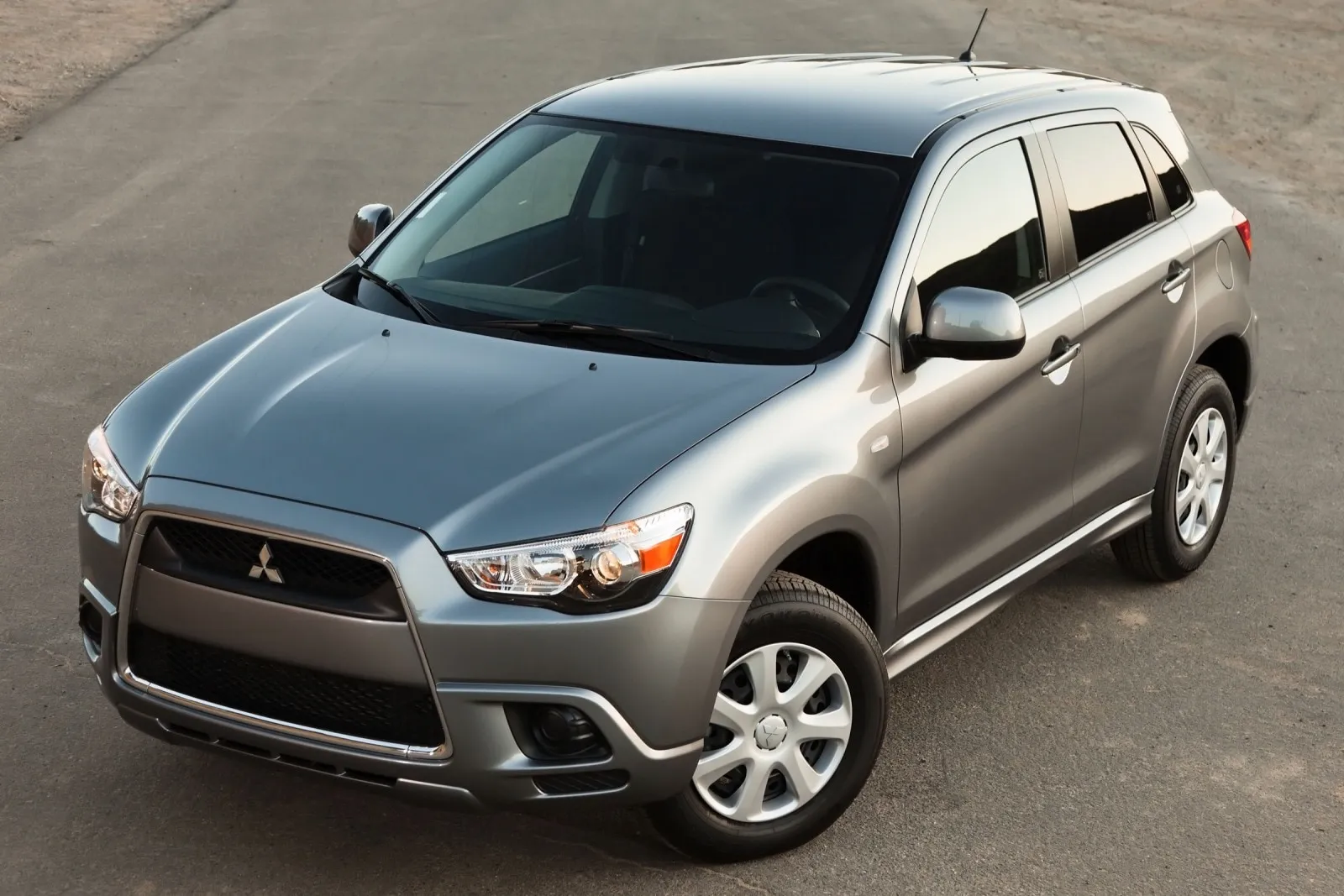 Mitsubishi Outlander Sport ES