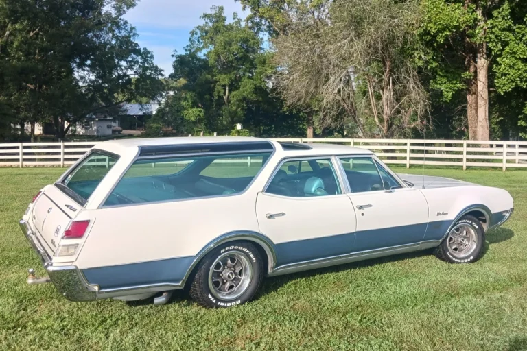 Oldsmobile Vista Cruiser