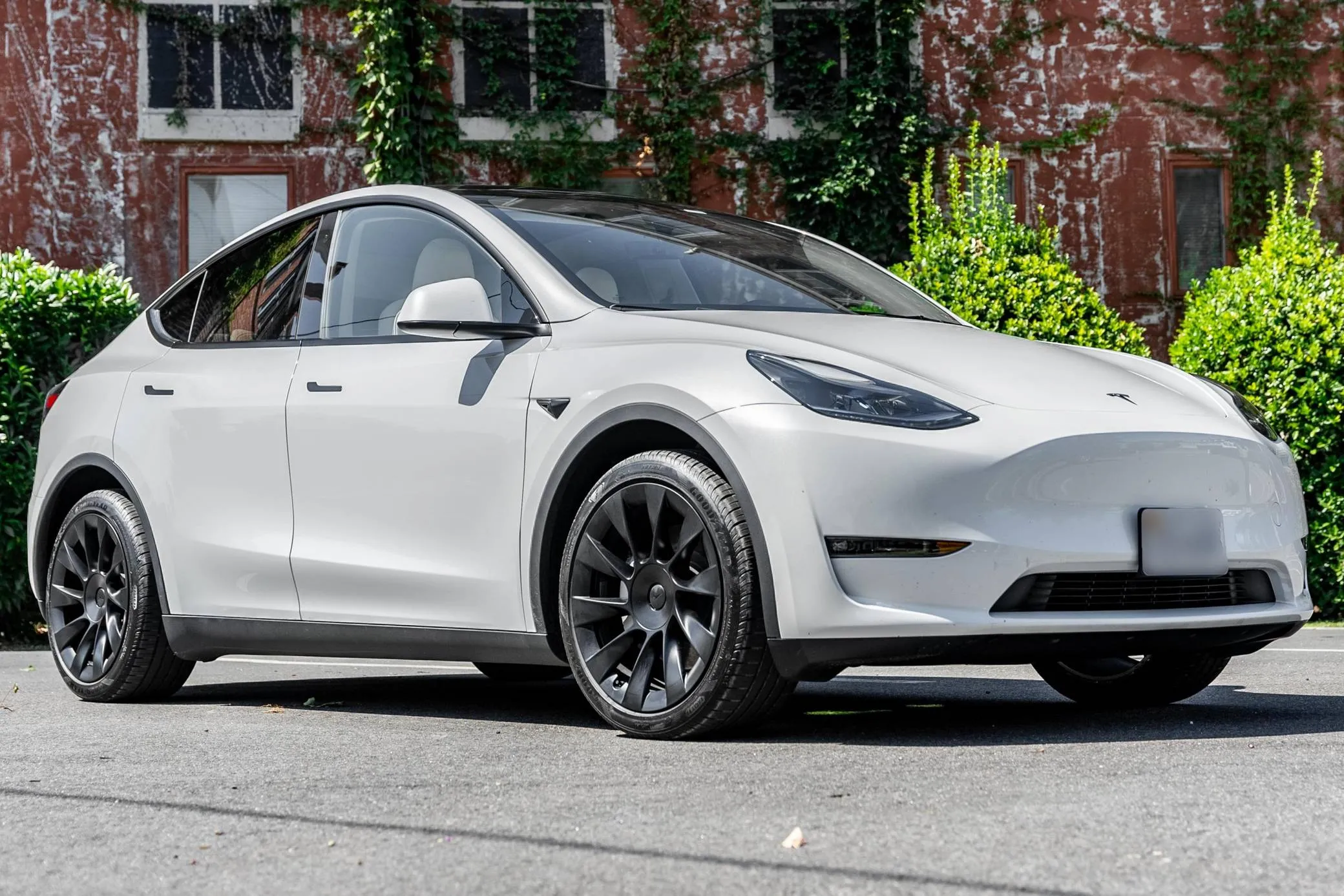 Tesla Model Y Long Range Dual Motor
