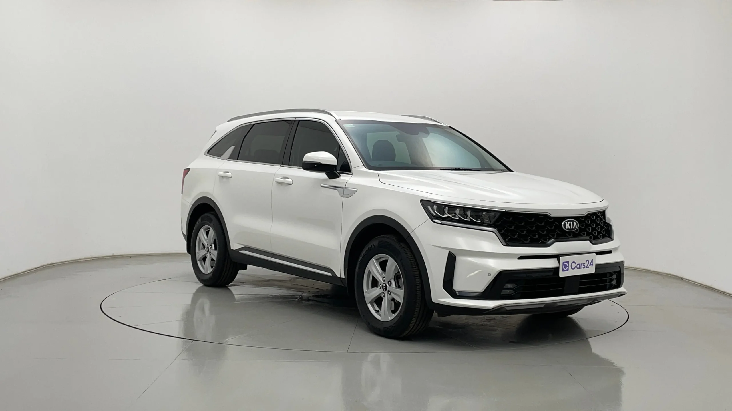 White Kia SUV