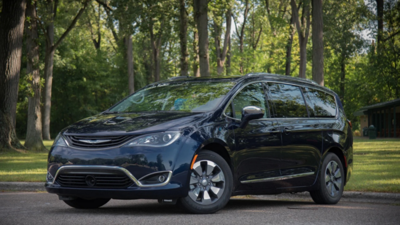 2025 Chrysler Pacifica Hybrid