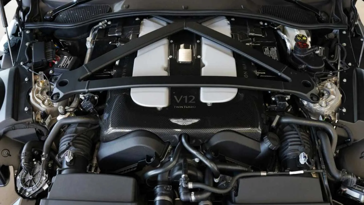 Aston Martin 5.2L Twin Turbo V12 V8 Hybrid Aston Martin 5.2L Twin Turbo V12 V8 Hybrid