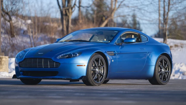 Aston Martin V8